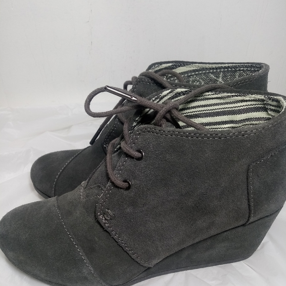 TOMS desert Castle Rock suede ANKLE WEDGES. 🔢 - Picture 2 of 7